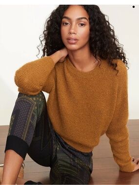 Veronica Beard Melinda
Knit Sweater in Gold Size S.